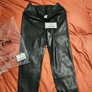 ZYIA Black Distressed Bleecker Street Hi-rise 7/8 24" size 12 - NEW